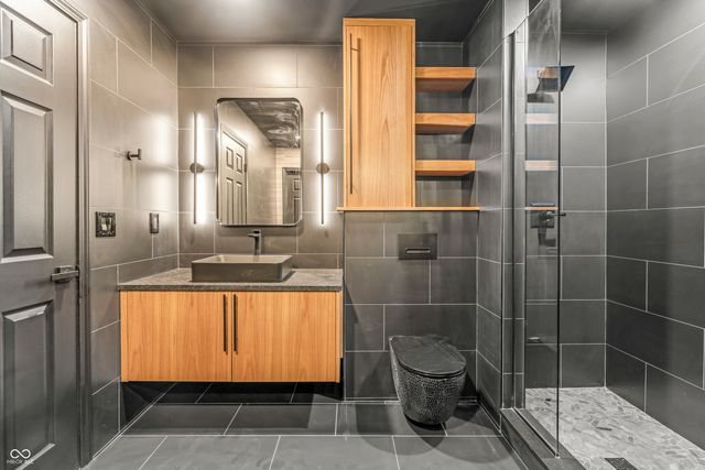 512 Lockerbie Circle N, Indianapolis, IN 46202