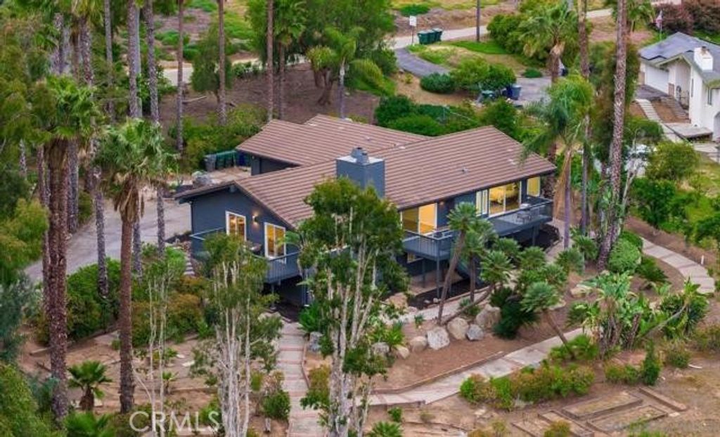 1367 Teepee Drive, Escondido, CA 92027