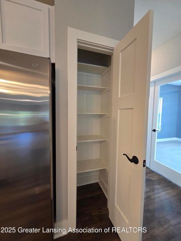 808 Joyce Lane, St. Johns, MI 48879