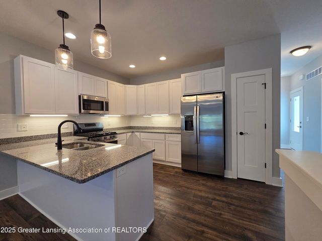 808 Joyce Lane, St. Johns, MI 48879