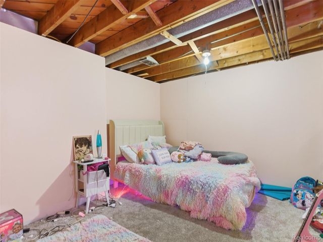 8207 Dartmouth Avenue, Warren, MI 48093