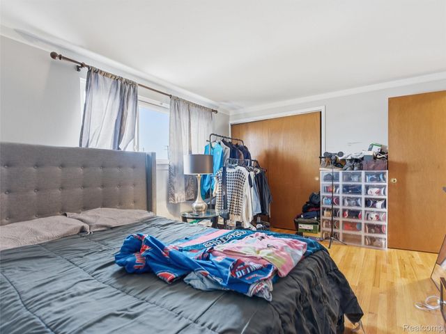 8207 Dartmouth Avenue, Warren, MI 48093