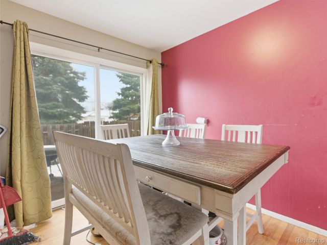 8207 Dartmouth Avenue, Warren, MI 48093