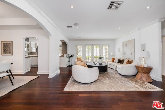 4419 N Clybourn Avenue, Toluca Lake, CA 91602