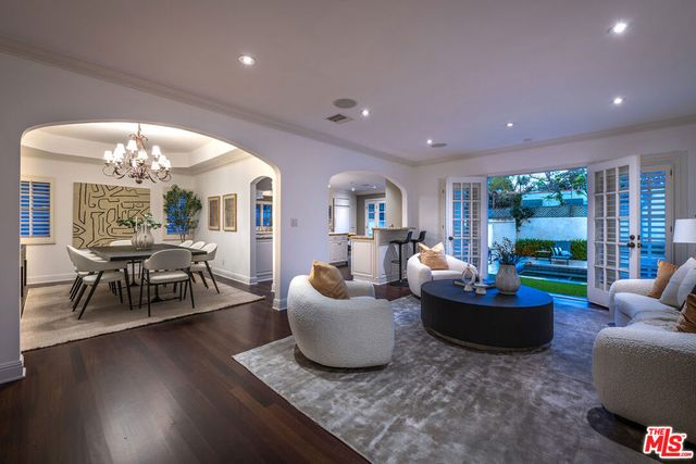 4419 N Clybourn Avenue, Toluca Lake, CA 91602