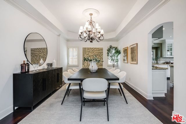 4419 N Clybourn Avenue, Toluca Lake, CA 91602