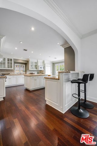 4419 N Clybourn Avenue, Toluca Lake, CA 91602