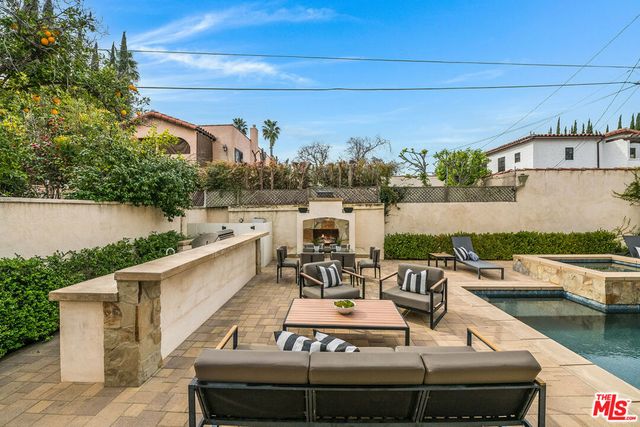 4419 N Clybourn Avenue, Toluca Lake, CA 91602