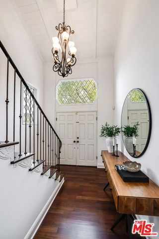 4419 N Clybourn Avenue, Toluca Lake, CA 91602