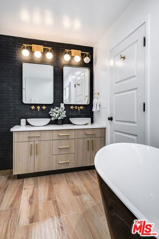 4419 N Clybourn Avenue, Toluca Lake, CA 91602