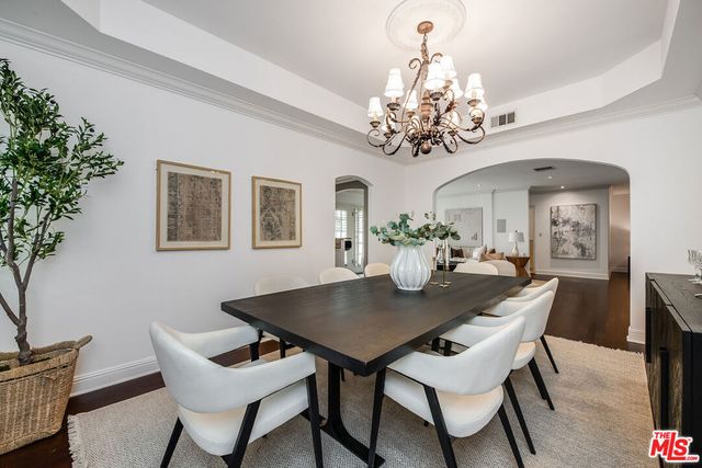 4419 N Clybourn Avenue, Toluca Lake, CA 91602