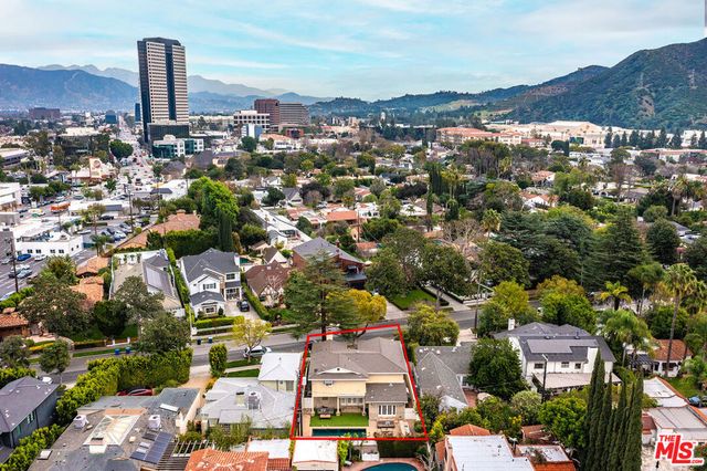 4419 N Clybourn Avenue, Toluca Lake, CA 91602