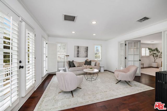 4419 N Clybourn Avenue, Toluca Lake, CA 91602