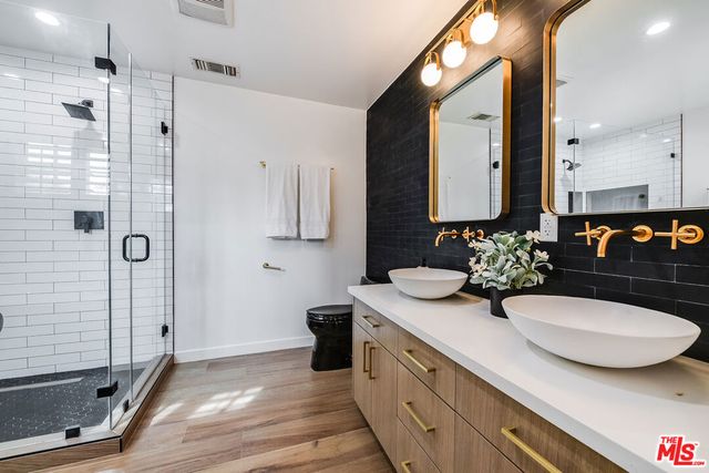 4419 N Clybourn Avenue, Toluca Lake, CA 91602