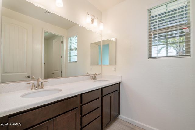 4015 S PECAN Drive, Chandler, AZ 85248