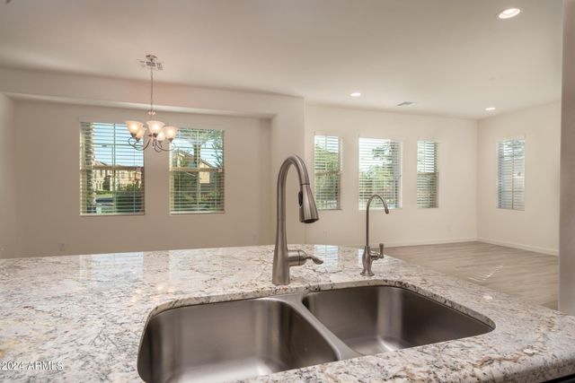 4015 S PECAN Drive, Chandler, AZ 85248