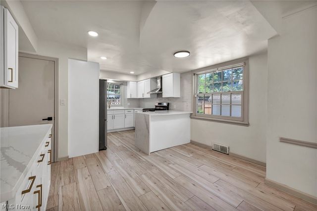 3635 Tolland Road, Shaker Heights, OH 44122