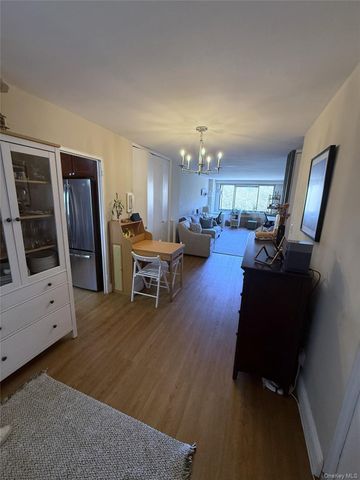 220-55 46th Avenue 4U, Bayside, NY 11361