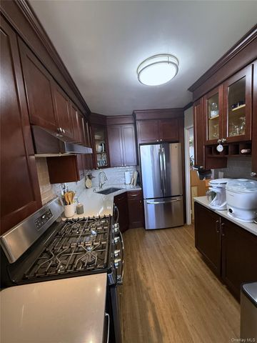 220-55 46th Avenue 4U, Bayside, NY 11361