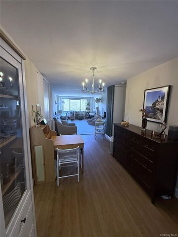 220-55 46th Avenue 4U, Bayside, NY 11361