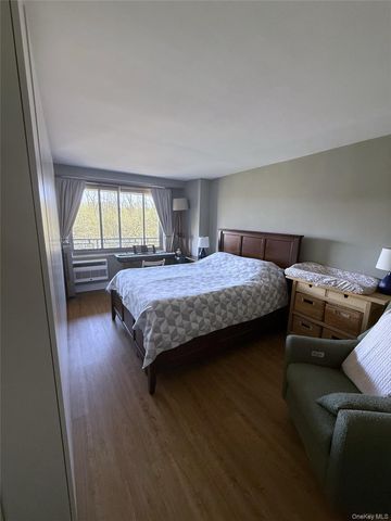 220-55 46th Avenue 4U, Bayside, NY 11361