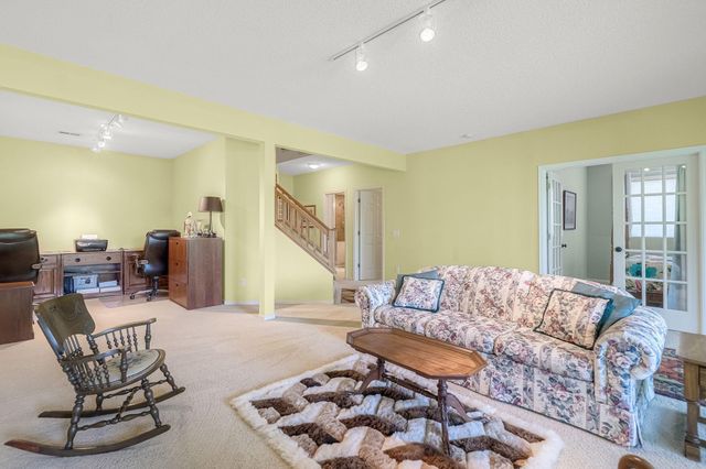 7232 Kestrel Trail, Savage, MN 55378