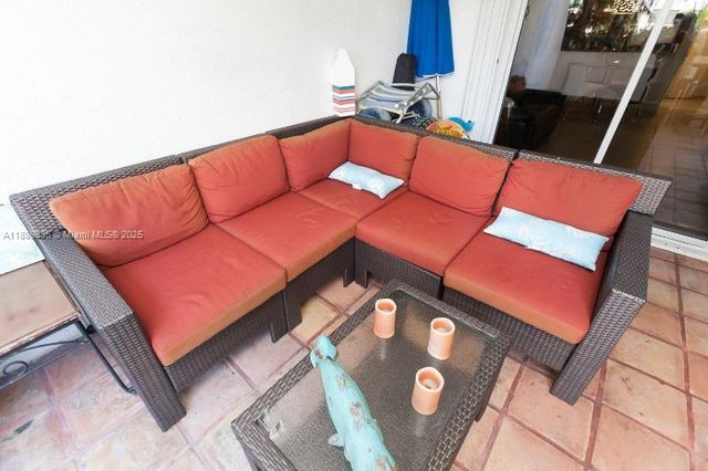 5880 Collins Ave 306, Miami Beach, FL 33140