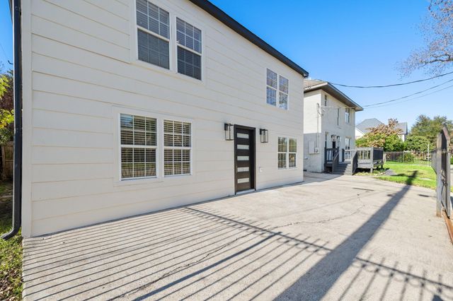 2520 Barbee Street, Houston, TX 77004