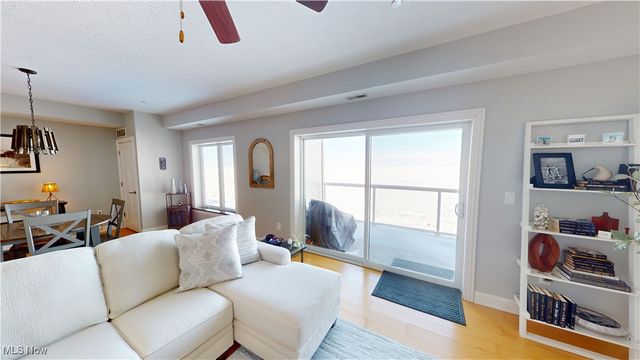 4699 Lake Road E 205, Geneva On The Lake, OH 44041