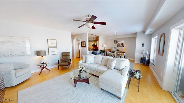 4699 Lake Road E 205, Geneva On The Lake, OH 44041