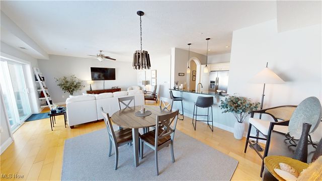 4699 Lake Road E 205, Geneva On The Lake, OH 44041