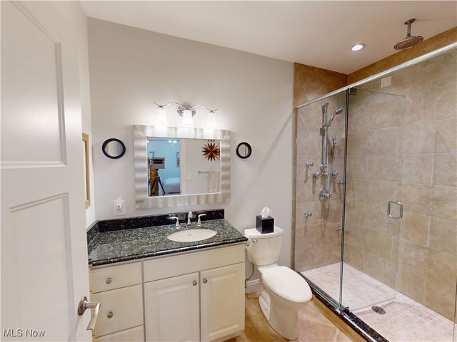 4699 Lake Road E 205, Geneva On The Lake, OH 44041