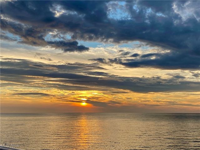 4699 Lake Road E 205, Geneva On The Lake, OH 44041