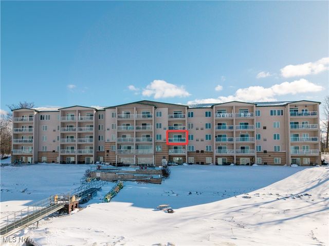 4699 Lake Road E 205, Geneva On The Lake, OH 44041