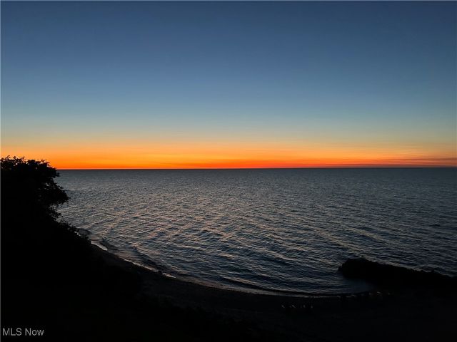 4699 Lake Road E 205, Geneva On The Lake, OH 44041