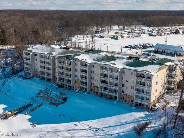 4699 Lake Road E 205, Geneva On The Lake, OH 44041