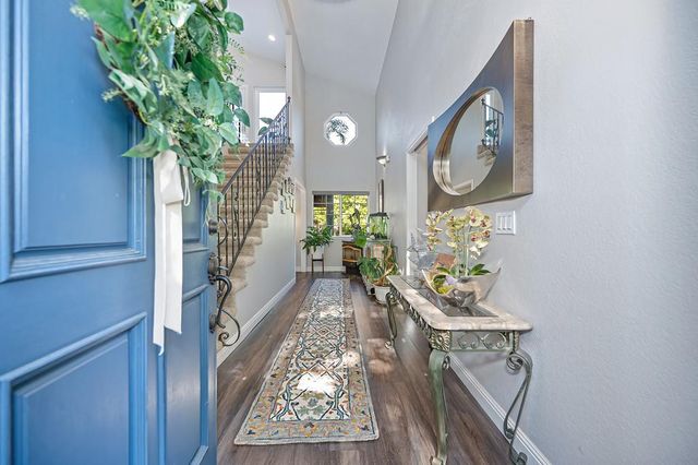 3855 N Lakeshore Blvd, Loomis, CA 95650