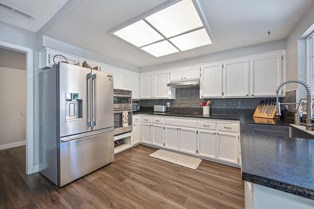 3855 N Lakeshore Blvd, Loomis, CA 95650