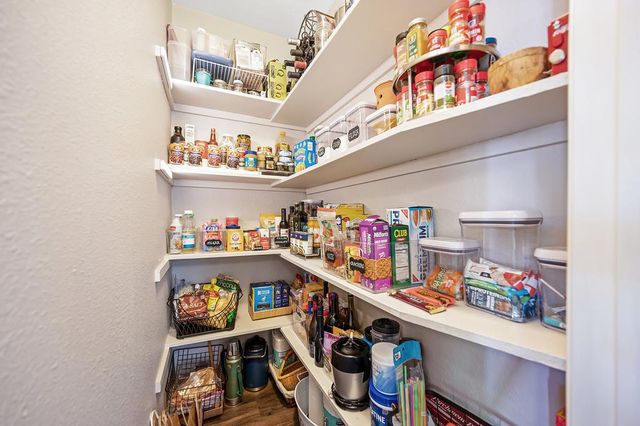3855 N Lakeshore Blvd, Loomis, CA 95650