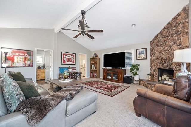 3855 N Lakeshore Blvd, Loomis, CA 95650