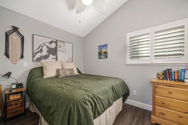 3855 N Lakeshore Blvd, Loomis, CA 95650
