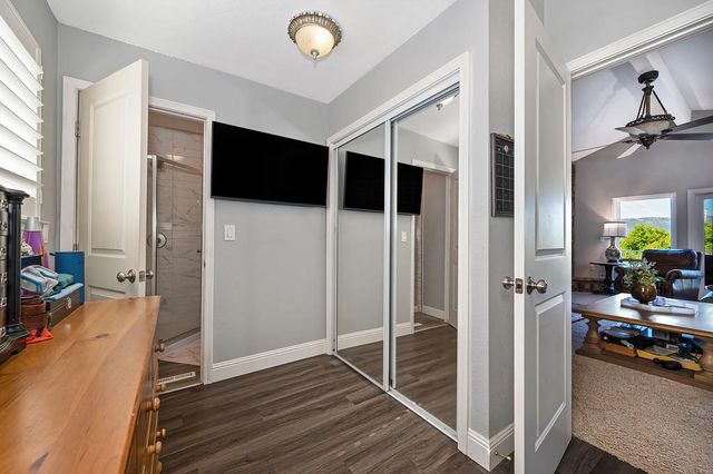 3855 N Lakeshore Blvd, Loomis, CA 95650