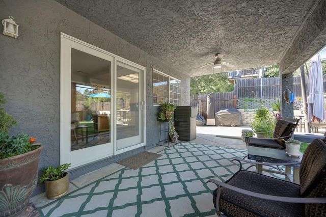 3855 N Lakeshore Blvd, Loomis, CA 95650