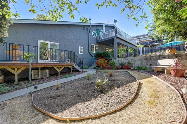 3855 N Lakeshore Blvd, Loomis, CA 95650