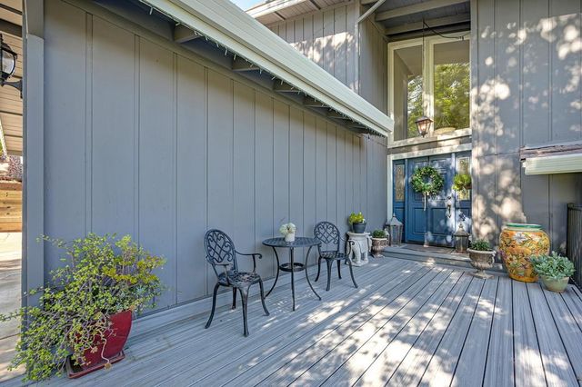 3855 N Lakeshore Blvd, Loomis, CA 95650