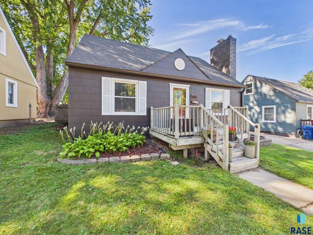 1613 S Van Eps Ave Avenue, Sioux Falls, SD 57105