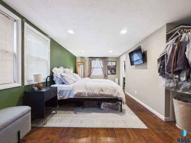 1613 S Van Eps Ave Avenue, Sioux Falls, SD 57105