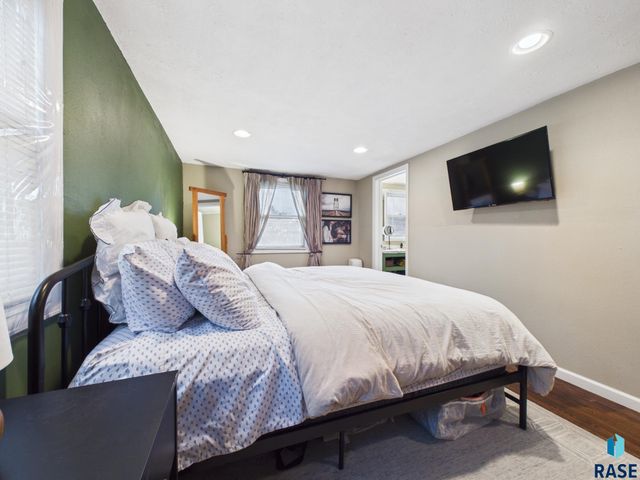 1613 S Van Eps Ave Avenue, Sioux Falls, SD 57105