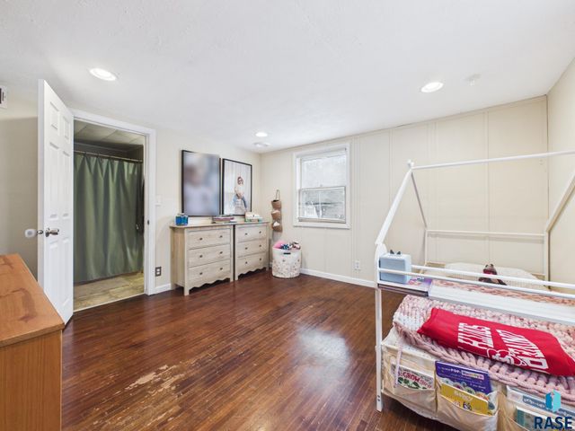 1613 S Van Eps Ave Avenue, Sioux Falls, SD 57105