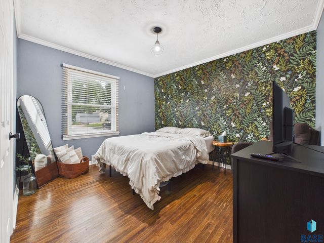 1613 S Van Eps Ave Avenue, Sioux Falls, SD 57105